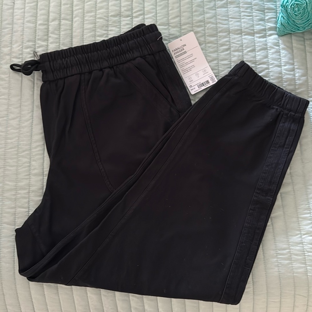 Athleta Farallon Jogger NWT